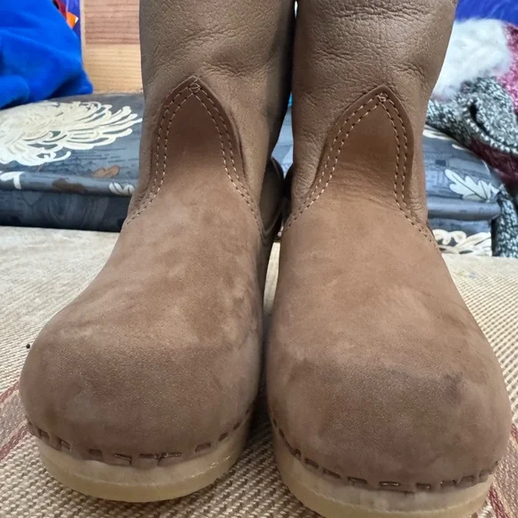 New ⭐️⭐️Sven Brown Leather Clogs 35 kids girls woman shearling boots 5 new wood - Picture 5 of 5